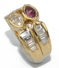 Charger l&#39;image dans la galerie, Bague or jaune en toi et moi rubis et diamant
