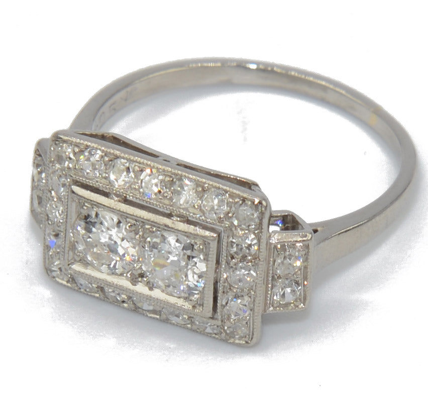 Bague en platine et diamant forme rectangulaire