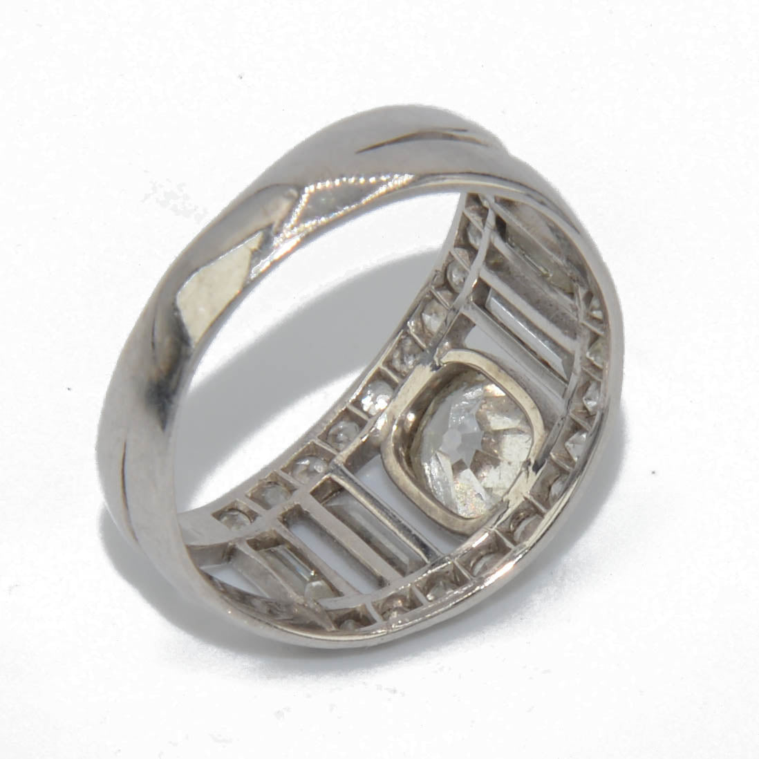 Bague en diamant et platine forme bandeau
