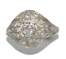 Charger l&#39;image dans la galerie, Bague dôme ajourée en diamant en platine
