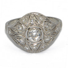 Charger l&#39;image dans la galerie, Bague dôme ajourée en diamant en platine
