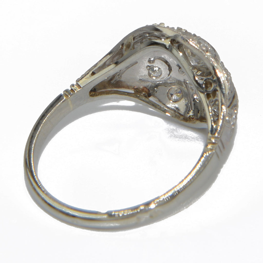 Bague dôme ajourée en diamant en platine