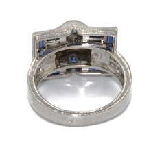 Charger l&#39;image dans la galerie, Bague en or gris et saphirs bleus calibrés
