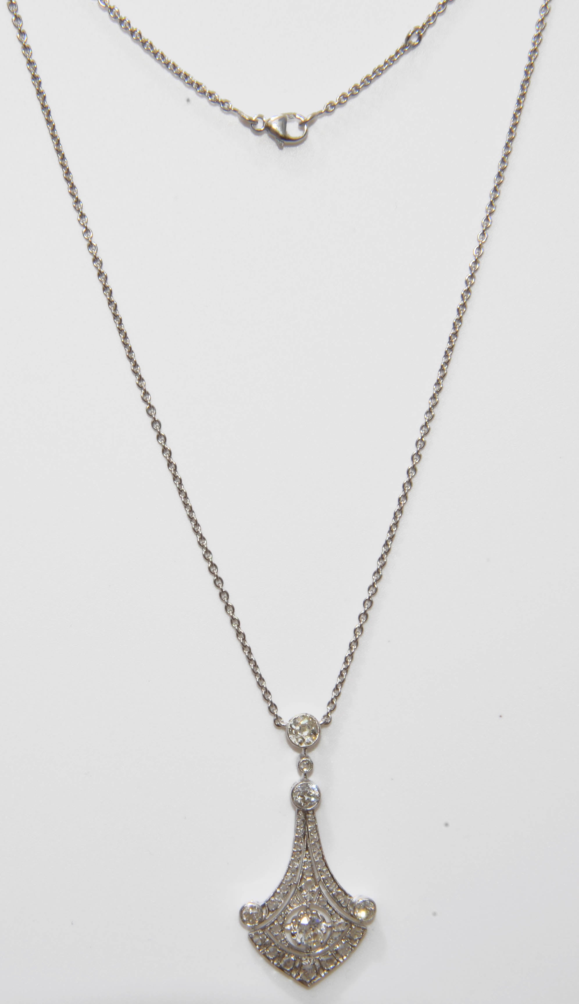 Collier platine et diamant