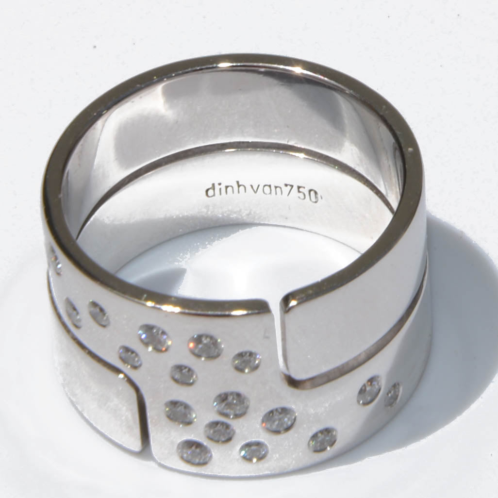 Bague Dinh Van modèle Seventies en or gris et diamant grand modèle