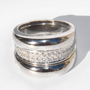 Bague or gris de la maison Chopard modèle Strada
