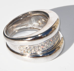 Bague or gris de la maison Chopard modèle Strada