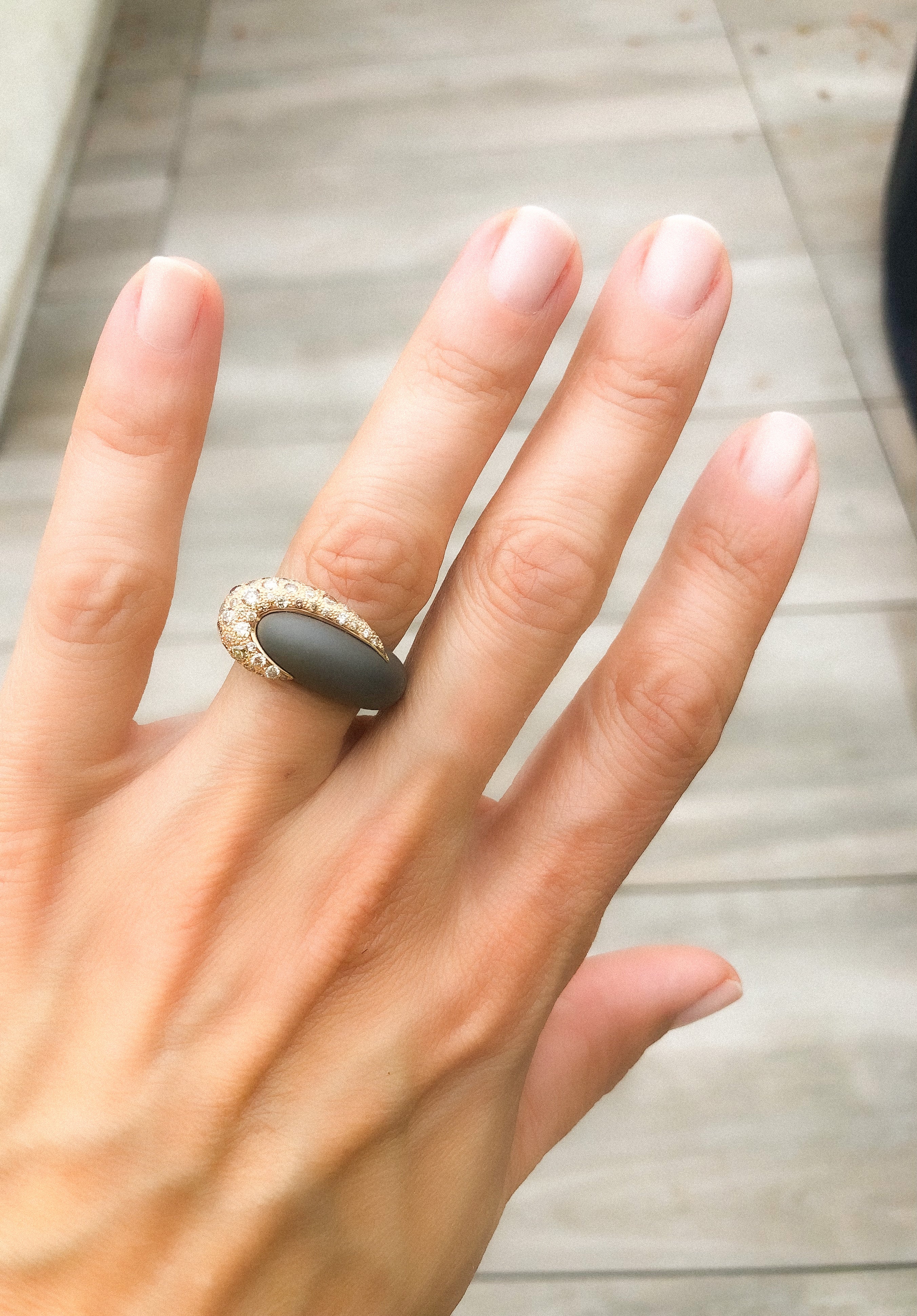 Bague de la maison Pomellato en titane et diamant