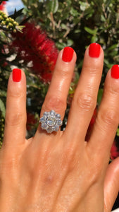 Bague marguerite en diamant