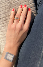 Charger l&#39;image dans la galerie, Bague solitaire sur or jaune diamant demi taille

