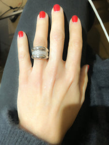 Bague or gris de la maison Chopard modèle Strada