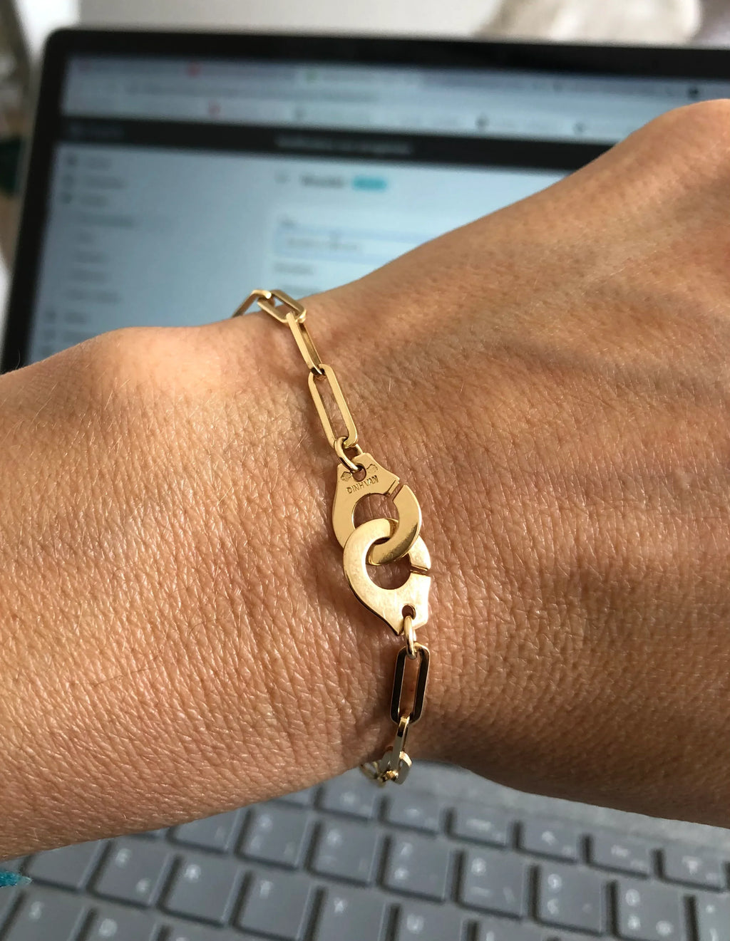 Bracelet or rose de la maison Dinh Van modèle R15