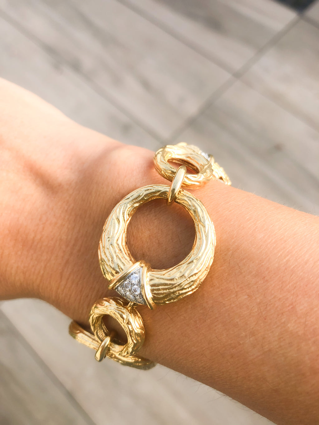 Bracelet en or jaune et diamants de la maison Boucheron