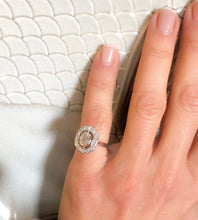 Charger l&#39;image dans la galerie, Bague marguerite en or gris et diamant
