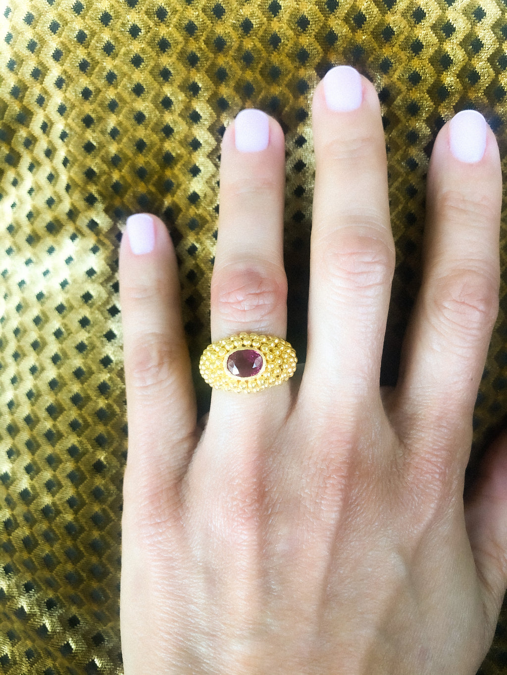 Bague étrusque or jaune Rubis