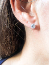 Charger l&#39;image dans la galerie, Paire de boucles d&#39;oreilles en diamant taille ancienne
