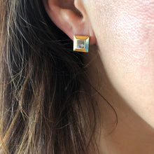 Charger l&#39;image dans la galerie, Paire de boucles d&#39;oreilles Chopard jaune et diamants
