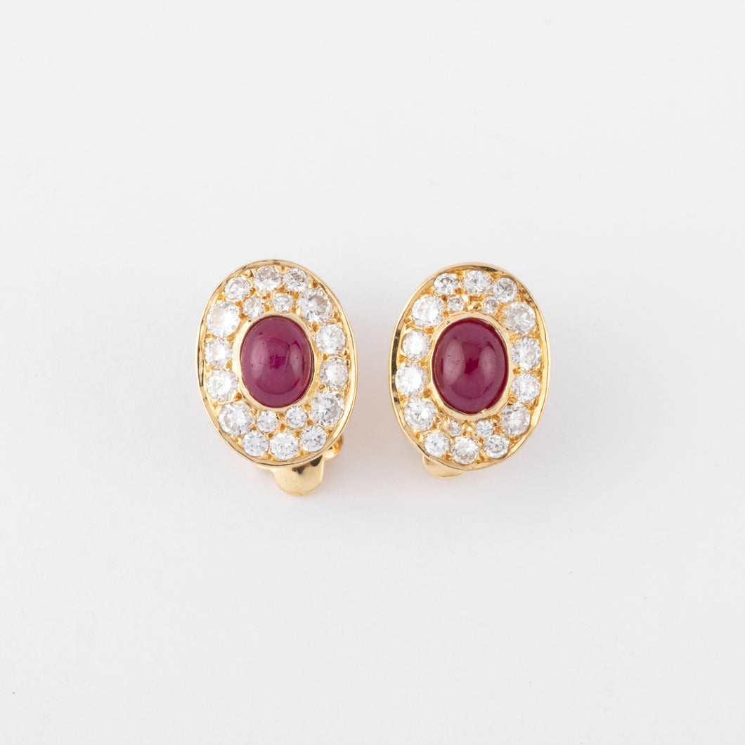 Boucles d'oreilles en rubis et diamants de la maison Van Cleef and Arpels