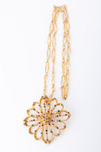 Charger l&#39;image dans la galerie, Pendentif et broche or jaune du créateur grec Lalaounis ornée de pierres précieuses
