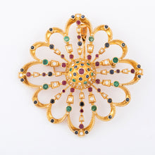 Charger l&#39;image dans la galerie, Pendentif et broche or jaune du créateur grec Lalaounis ornée de pierres précieuses

