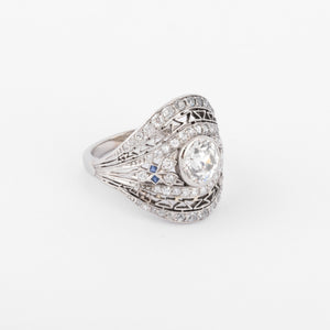 Bague dôme ornée d'un diamant central