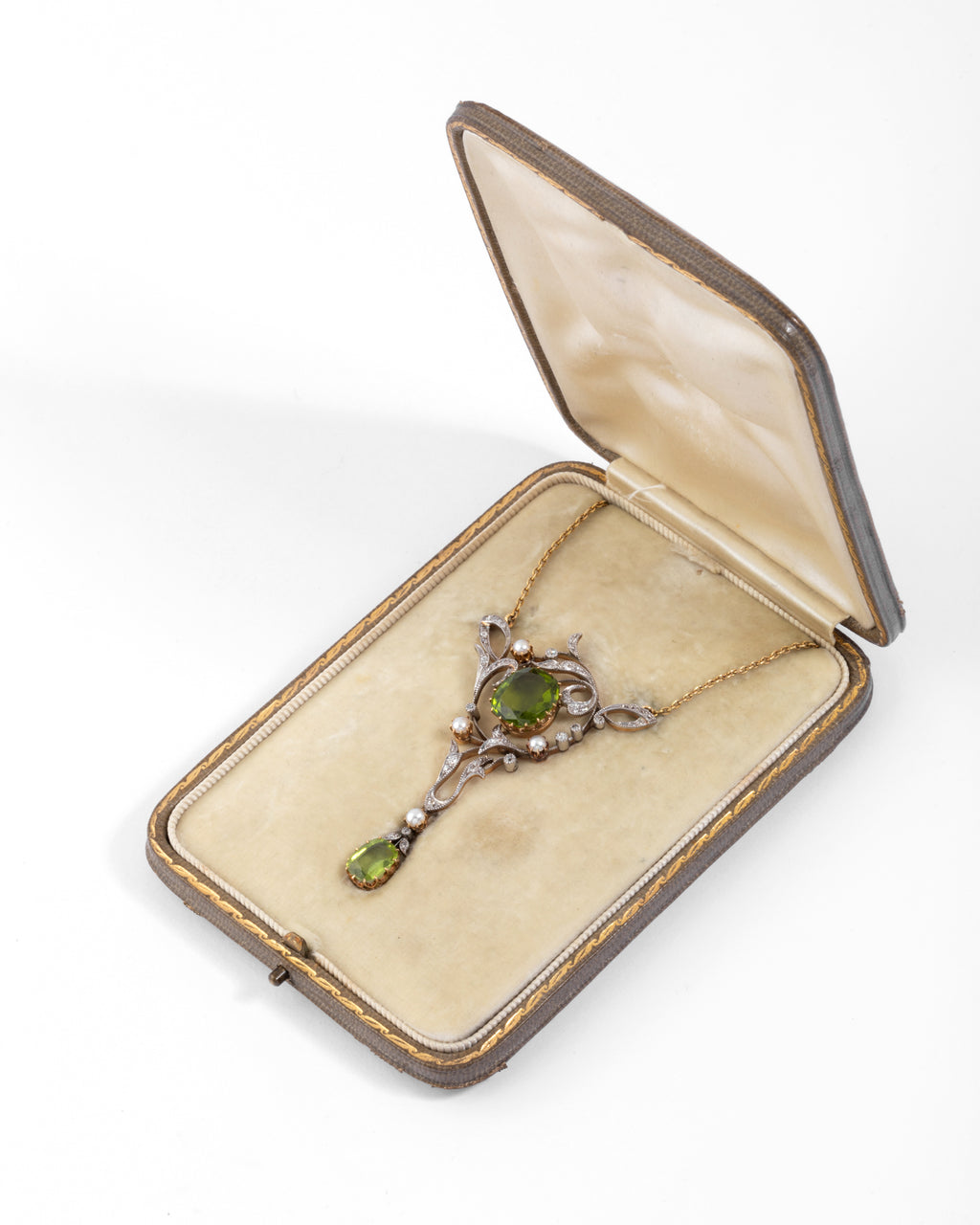 Collier or jaune et Argent Napoléon III orné de Péridot
