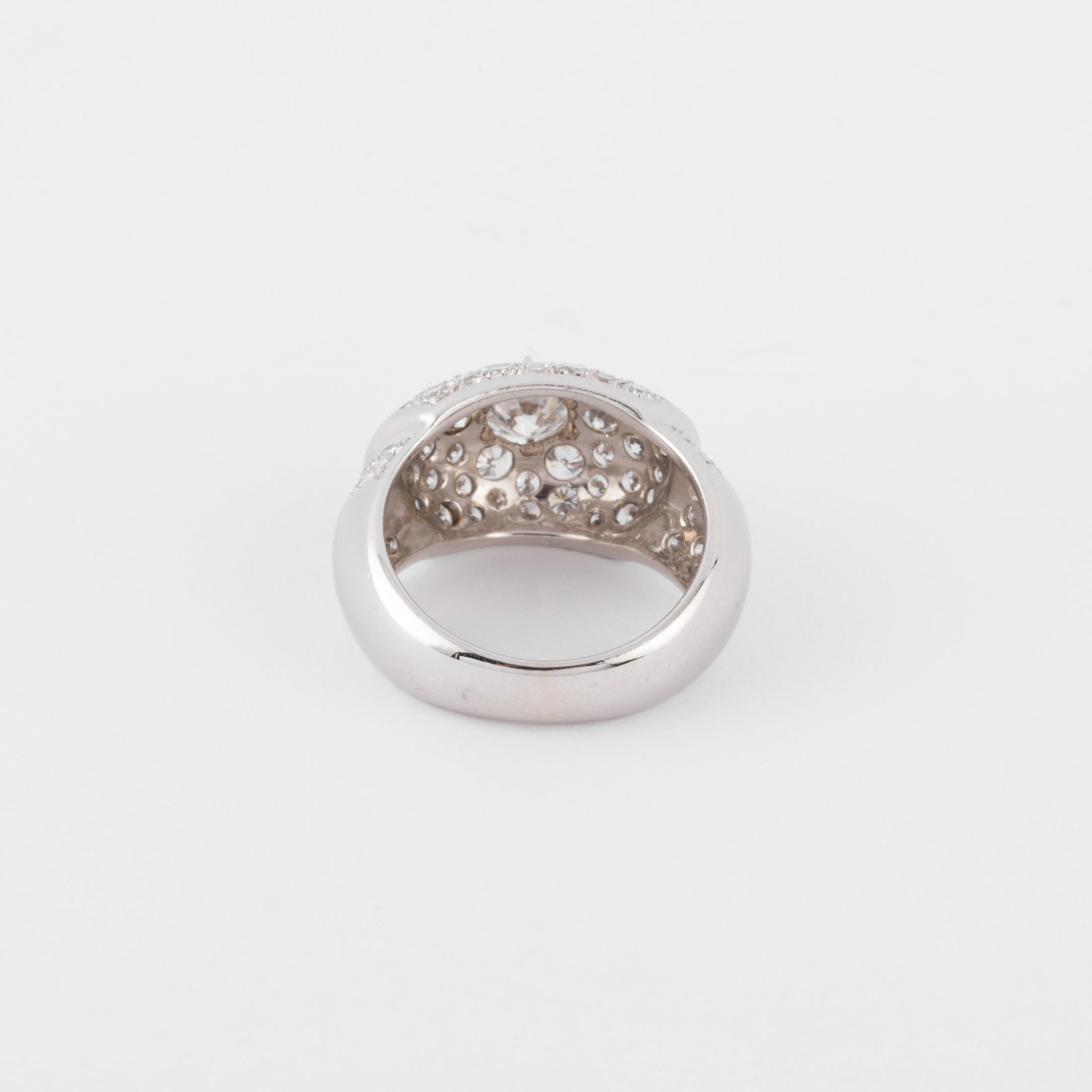 Bague jonc pavée de diamant de diamant