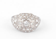 Charger l&#39;image dans la galerie, Bague en platine et diamant des années 1930
