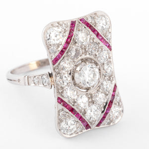 Bague en platine, diamants et rubis rectangulaire