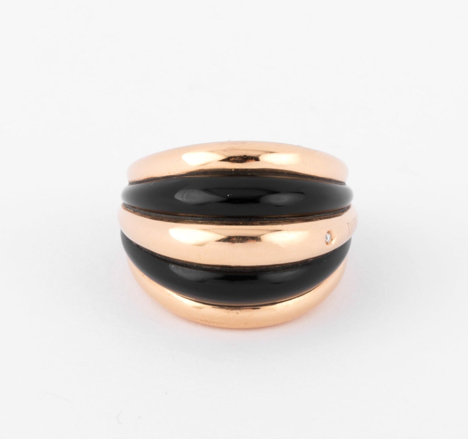 Bague jonc or rose et onyx de la maison Damiani