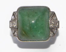 Charger l&#39;image dans la galerie, Bague en platine et émeraude pain de sucre
