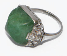 Charger l&#39;image dans la galerie, Bague en platine et émeraude pain de sucre
