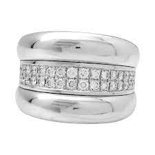 Bague or gris de la maison Chopard modèle Strada