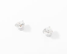 Charger l&#39;image dans la galerie, Paire de boucles d&#39;oreilles en diamant taille ancienne

