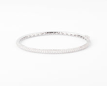 Charger l&#39;image dans la galerie, Bracelet jonc en or gris serti de 3 lignes de diamant
