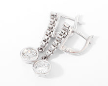 Charger l&#39;image dans la galerie, Dormeuse en platine diamant
