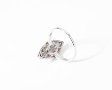 Charger l&#39;image dans la galerie, Bague marquise en platine et diamant
