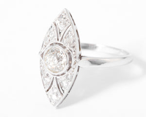 Bague marquise en platine et diamant