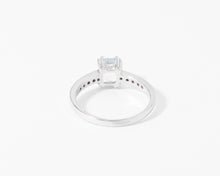 Charger l&#39;image dans la galerie, Bague rectangulaire ornée d&#39;une aigue -marine
