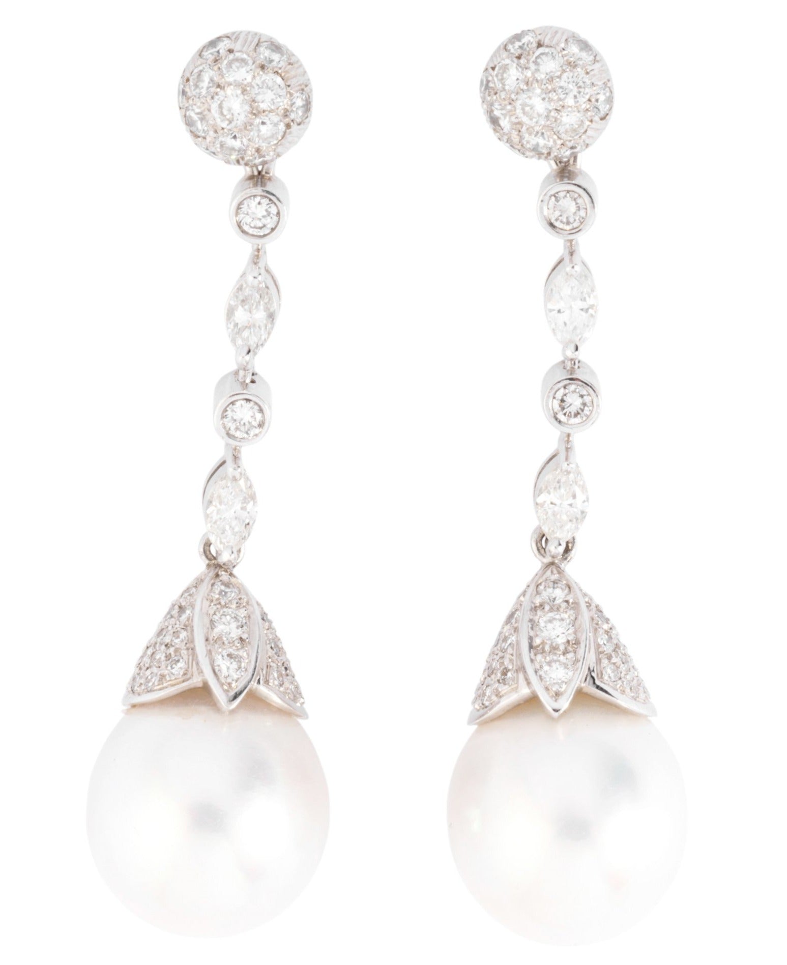 Paire de boucles d'oreilles en Perles Akoya et diamants
