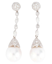 Charger l&#39;image dans la galerie, Paire de boucles d&#39;oreilles en Perles Akoya et diamants
