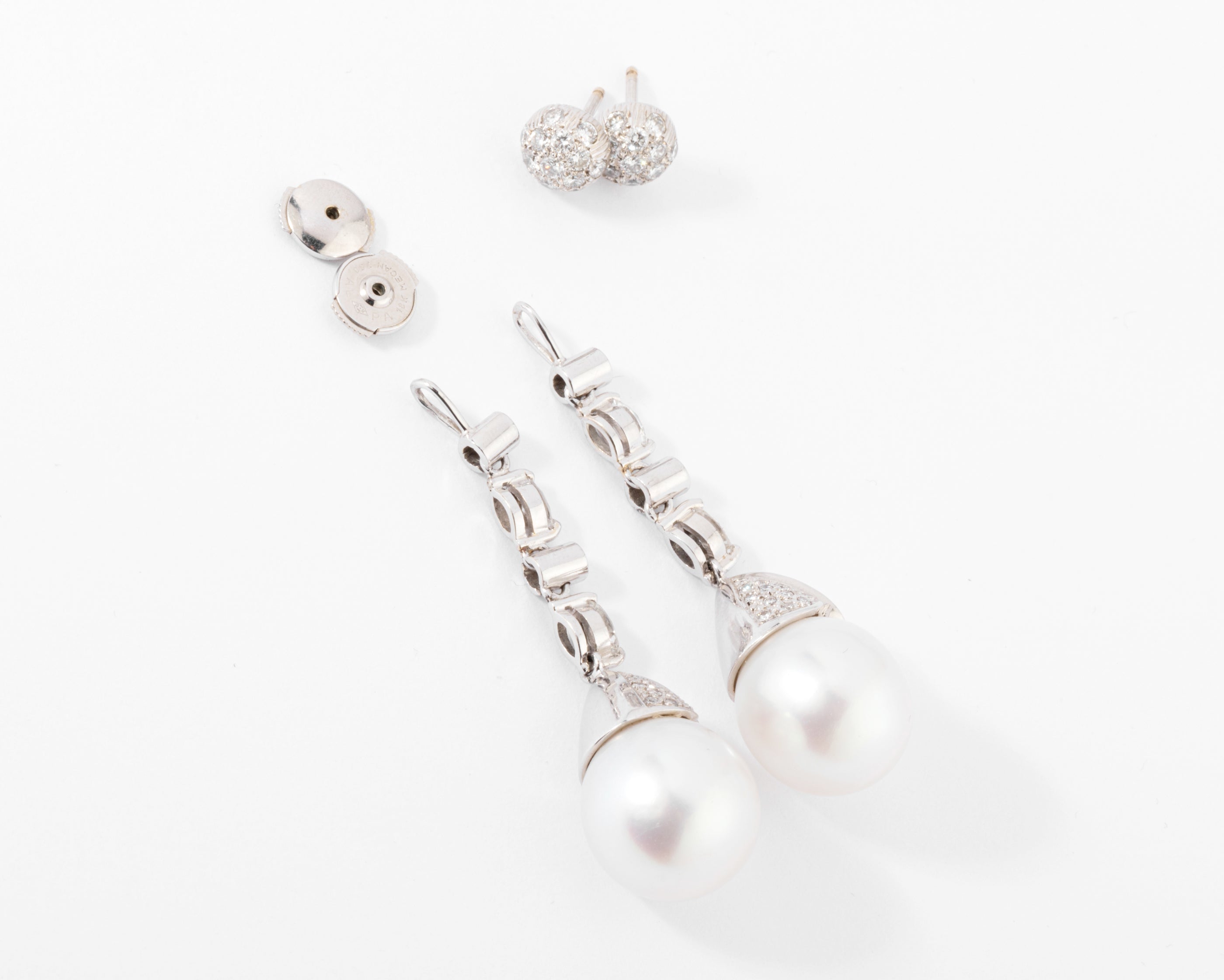 Paire de boucles d'oreilles en Perles Akoya et diamants