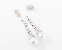Charger l&#39;image dans la galerie, Paire de boucles d&#39;oreilles en Perles Akoya et diamants
