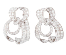 Charger l&#39;image dans la galerie, Importante boucle d&#39;oreilles Platine et diamants circa 1930
