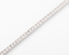 Charger l&#39;image dans la galerie, Bracelet ligne en diamant taille princesse sur or gris
